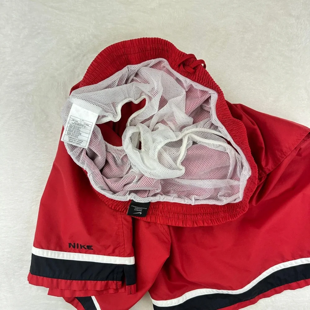 Nike Swim Trunks Mens XXL Red Colorblock Board Shorts Nylon Lined Volley‎ Summer